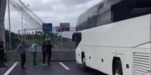 Üst Geçit Çöktü Otobüs Faciadan Döndü